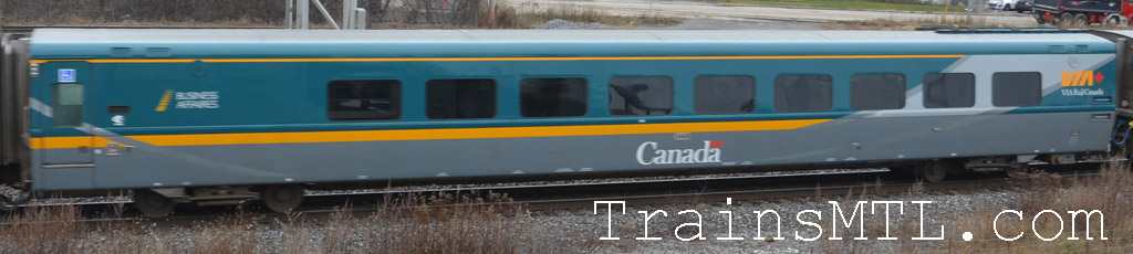 Passenger car VIA 3468 right side  / Wagon de passager VIA 3468 coté droit